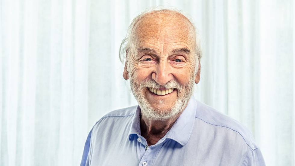 El actor Héctor Alterio, en su casa de Madrid.