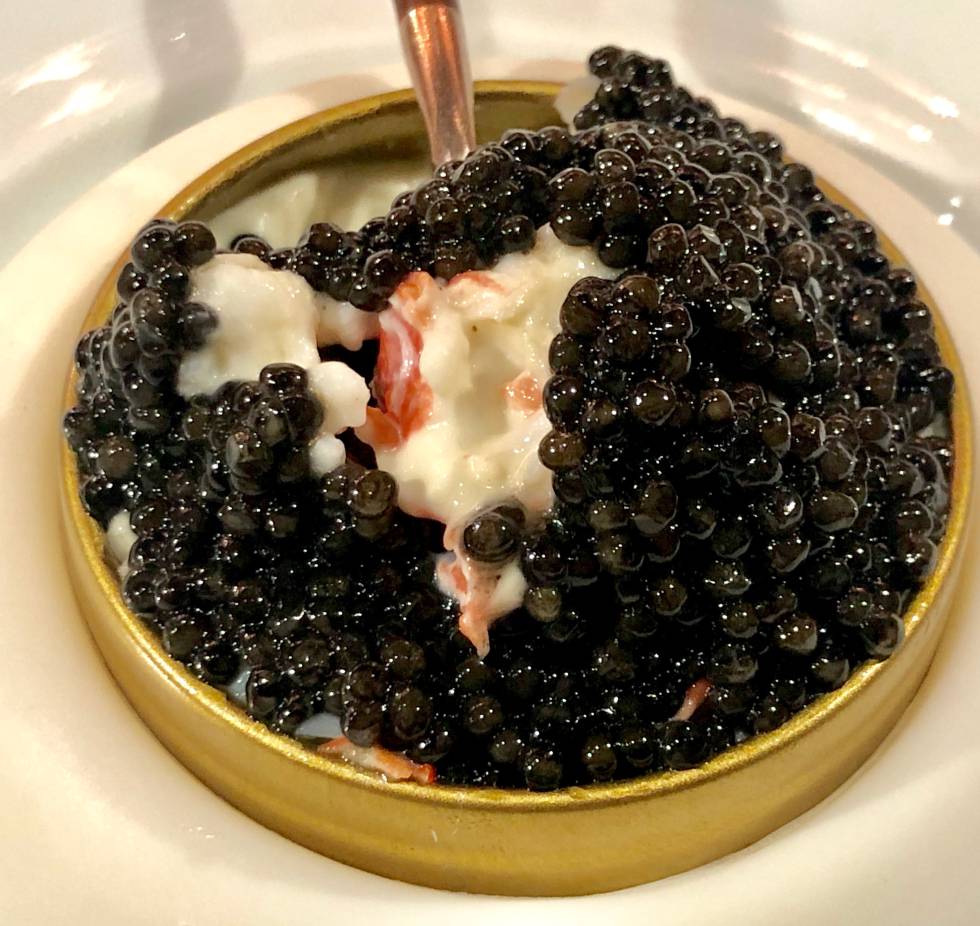 CAVIAR SOBRE PURÉ DE COLIFLOR Y CANGREJO REAL. PLATO EN HOMENAJE A JÖEL ROBUCHON CAPEL