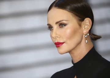 Charlize Theron relata cómo un productor intentó abusar de ella
