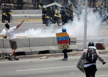 Partidarios y detractores de Maduro salen a las calles en Venezuela
