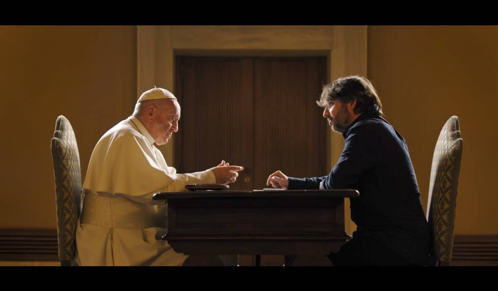 El Papa, frente a Jordi Évole en la entrevista emitida por
