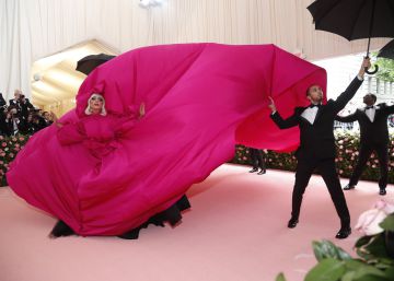 Celebridades prestam homenagem à estética ‘camp’ no jantar de gala do Met 2019