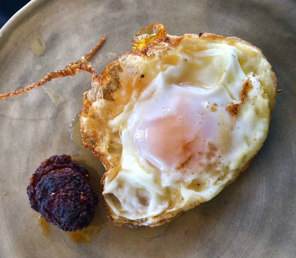 Lamín M. Dengue, ¿los mejores huevos fritos del mundo?