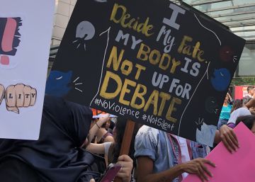 Una mutilación genital femenina a bebés, legal y en hospitales privados