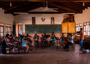Violines y pianos en la región boliviana de la Chiquitanía