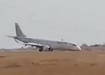 Así vivieron los pasajeros de un avión un aterrizaje sin ruedas en Myanmar