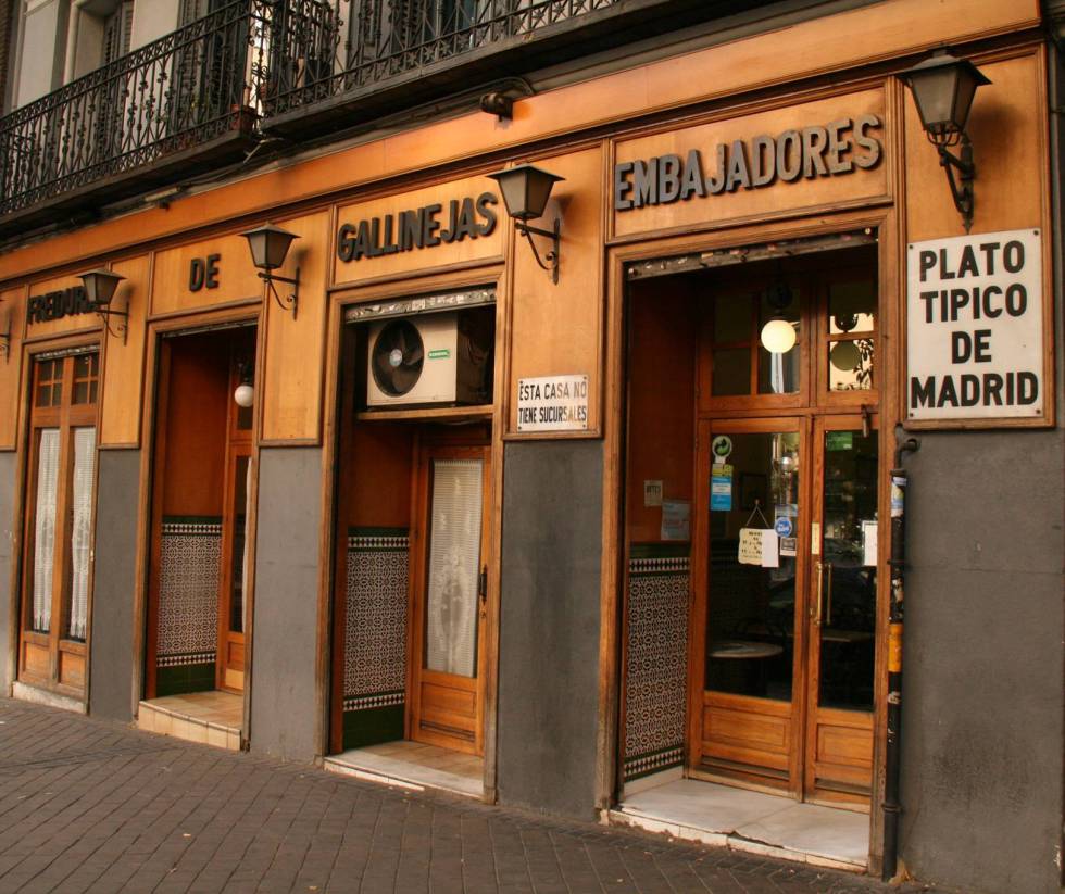 Como queda claro en uno de los carteles de la fachada,