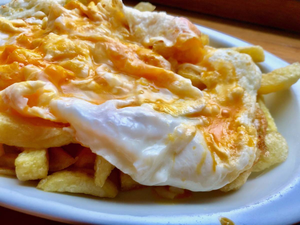 HUEVOS ESTRELLADOS DE LUCIO CAPEL