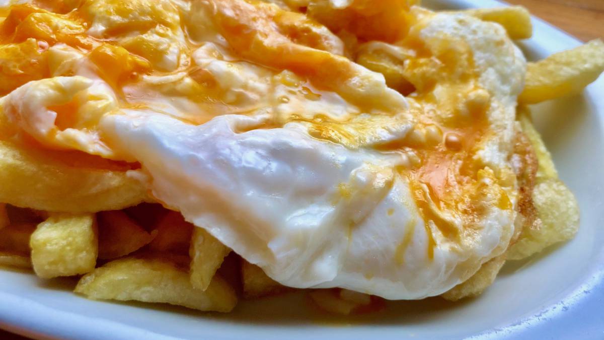Huevos estrellados de Lucio.