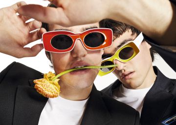 Estampados ‘hippies’ y tejidos satinados, las tendencias para este verano
