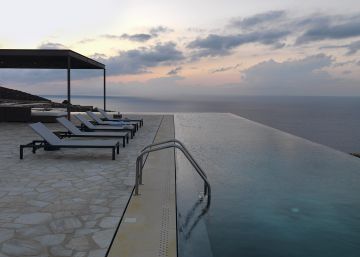 Una casa de verano semienterrada y con vistas al mar Egeo