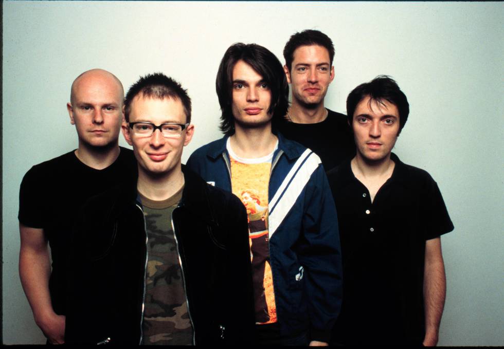 Thom Yorke (segundo por la izquierda) quiso lanzar un mensaje a las grandes empresas con 'Karma police'.
