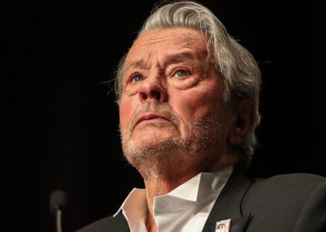 Los gestos racistas, homófobos y misóginos de Alain Delon