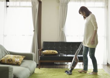 Probamos (y comparamos) cuatro aspiradores escoba
