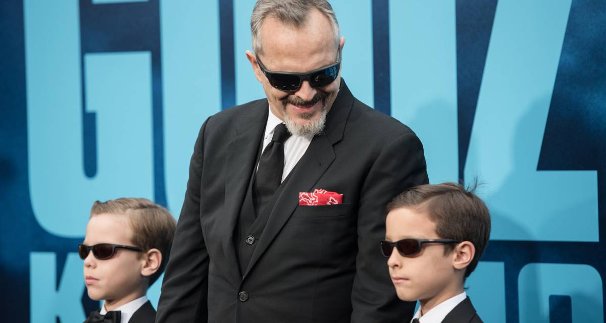 Miguel Bosé y dos de sus hijos, Diego y Tadeo, en Hollywood, el pasado sábado.
