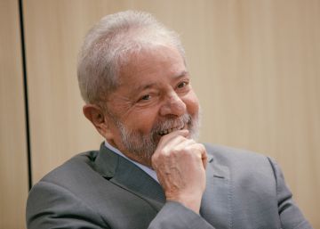 La vida del expresidente Lula tras un año de cárcel