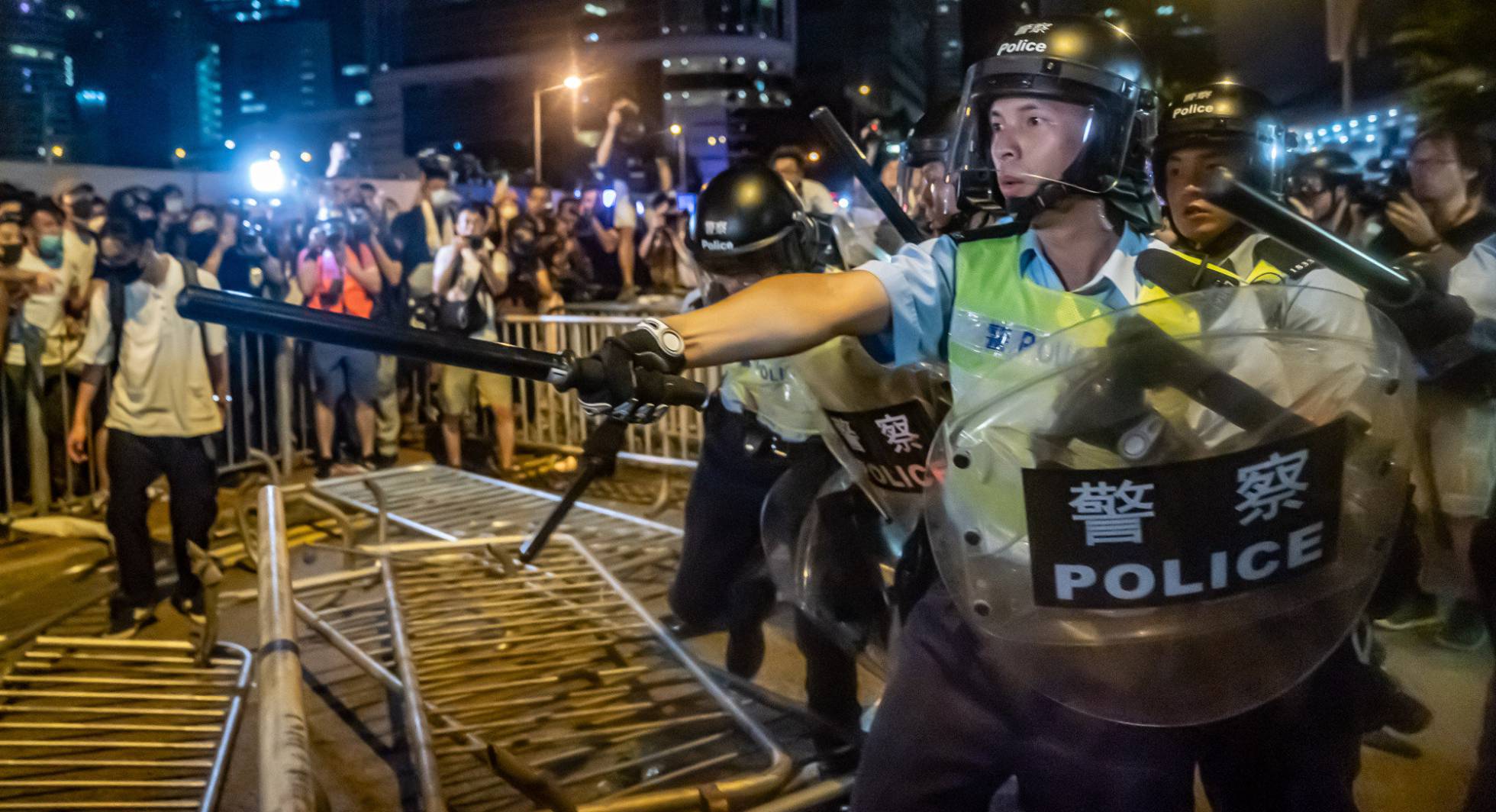 Cargas policiales durante la manifestación en Hong Kong.