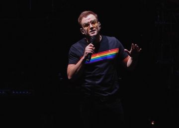 El actor que interpreta a Elton John canta ‘Your Song’ en un concierto del artista
