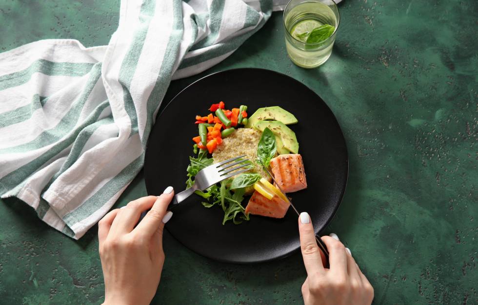 Comemos menos fruta y aceite de oliva, y más dulces y platos preparados. ¿Cómo invertir la tendencia?