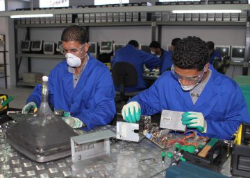 Los ‘ninis’ marroquíes encuentran su futuro en ordenadores viejos