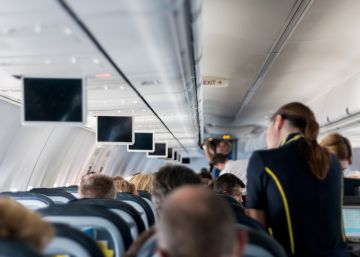 ¿Cuál es el pasajero de avión más odiado por los españoles?