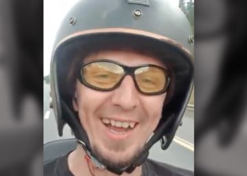 Un youtuber ruso muere después de grabarse conduciendo una moto con los pies