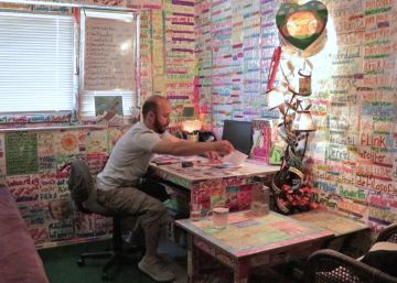 El sirio que convirtió su habitación en un diccionario para aprender holandés