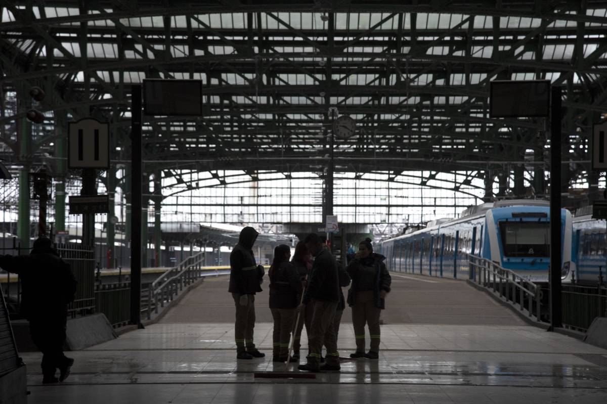 Apagón en la estación de tren de Buenos Aires.
