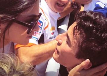 La foto que hace pública la relación entre Lucía Rivera y Marc Márquez