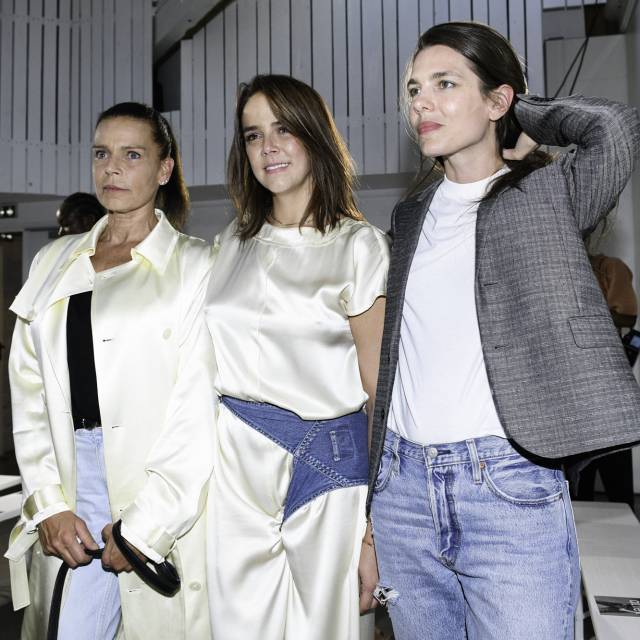 Pauline Ducruet, con su prima Carlota Casiraghi y su madre Estefanía de Mónaco.