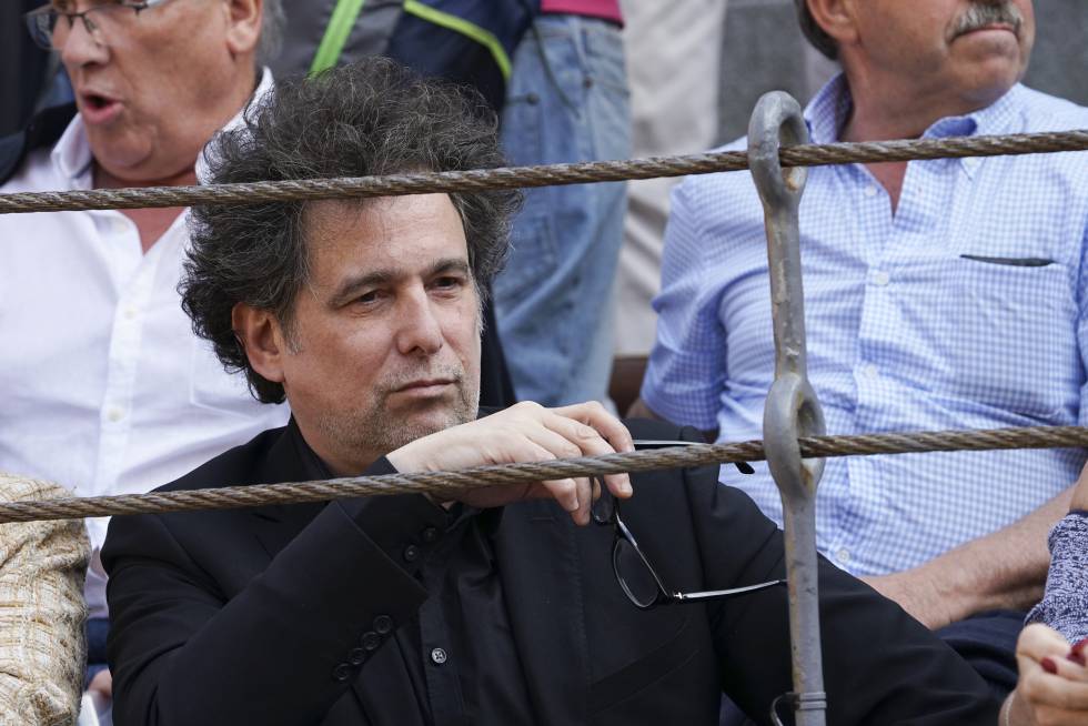 Andrés Calamaro, gran aficionado taurino, durante una corrida en la plaza de Las Ventas de Madrid en el verano de 2018.