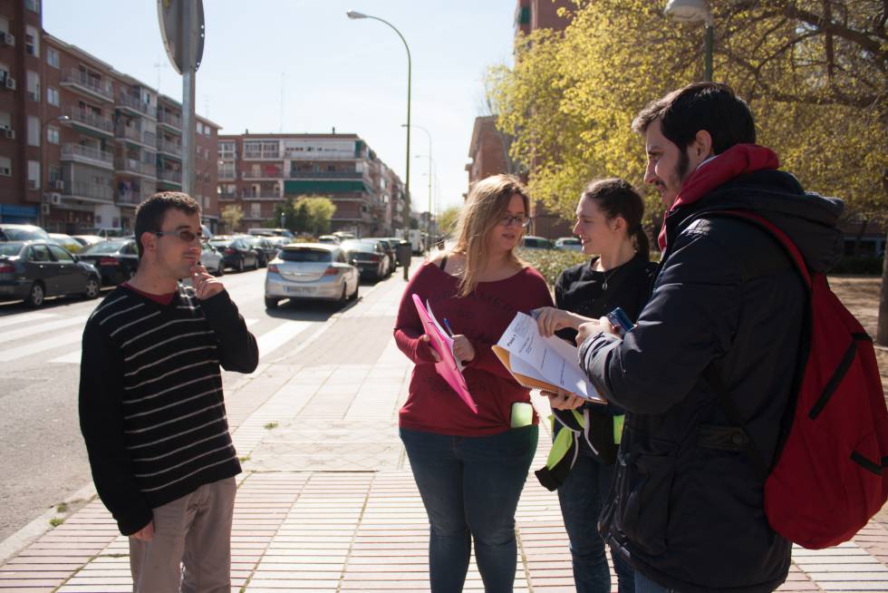 Un grupo de evaluadores en plena tarea.