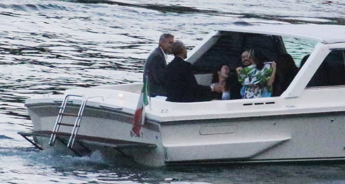 Barack Obama, con George Clooney, en el Lago Como.
