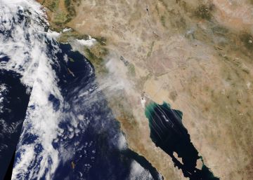 Esteiras de condensação dos aviões afetam o clima mais que suas emissões de CO2