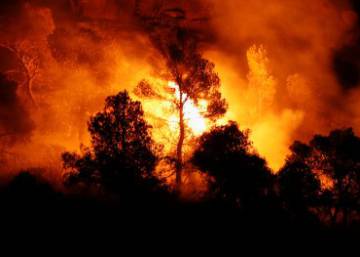 Las llamas devoran la comarca de la Ribera d'Ebre Las llamas devoran la comarca de la Ribera d'Ebre