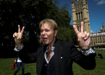 Cliff Richard exige el anonimato para los acusados de delitos sexuales