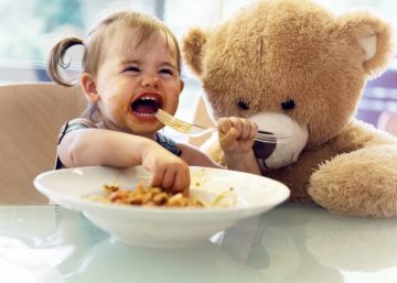 El ‘Baby-Led-Weaning’ o que tu bebé coma trozos y no purés te puede ahorrar la ortodoncia
