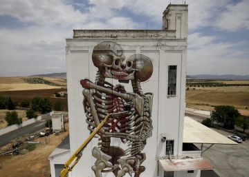 La transformación de un silo en obra de arte urbano