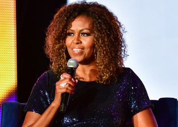 Em nome da diversidade, Michelle Obama solta o cabelo