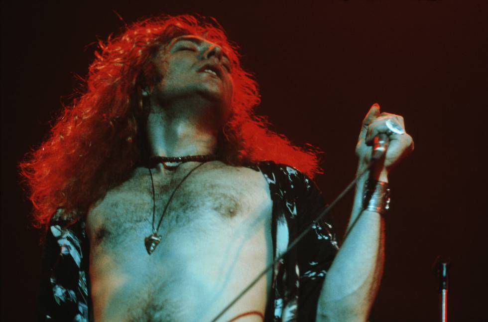 Robert Plant, cantante de Led Zeppelin, en 1971. Los hay que sostienen que si escuchas al revés 'Stairway to heaven' puedes oír un mensaje satánico.