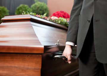 Por qué debería dejar organizado su funeral