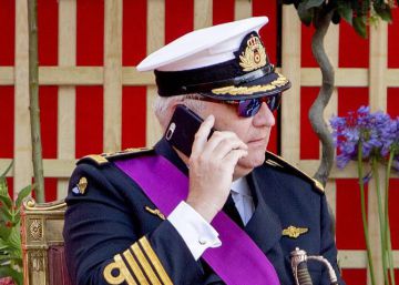 La enésima polémica del príncipe Lorenzo de Bélgica: hablar por teléfono en un acto oficial