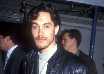 Las catastróficas negligencias que acabaron matando a Brandon Lee a los 28 años en el rodaje de ‘El cuervo’