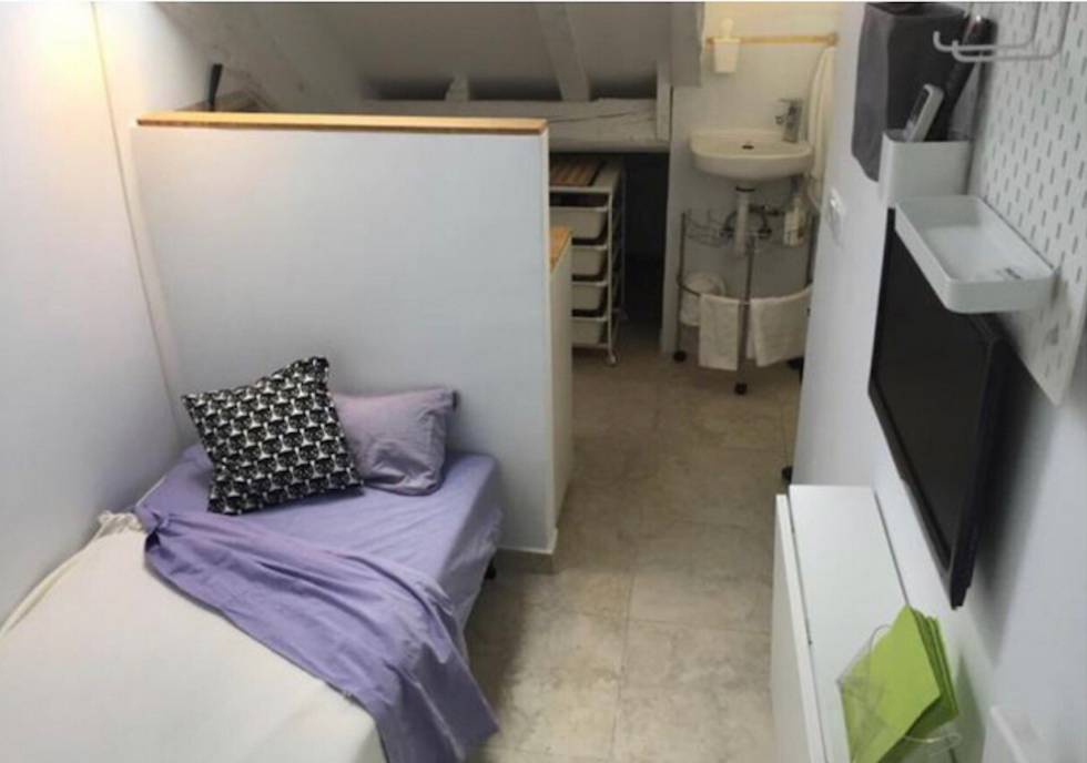 Entrar de rodillas y dormir haciendo el contorsionista por 800 euros al mes: el drama de buscar piso en España