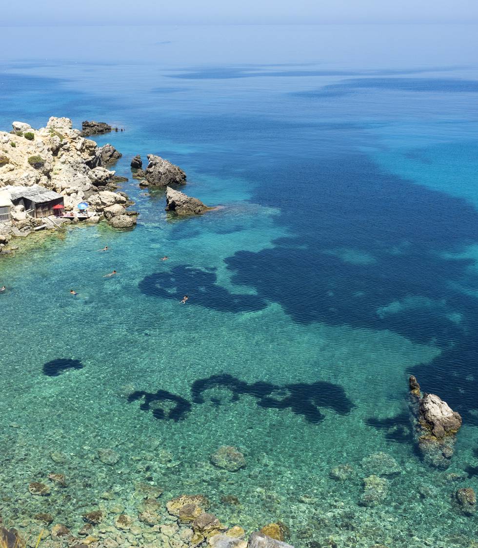 Cala d’en Serra, paradisiaco rincón del norte de la isla.