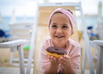 Así te engaña la publicidad para que compres productos ultraprocesados a tus hijos