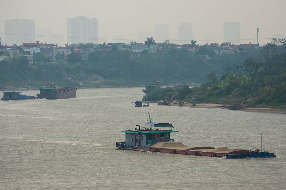 El rio Rojo, con la neblina que produce la contaminación.