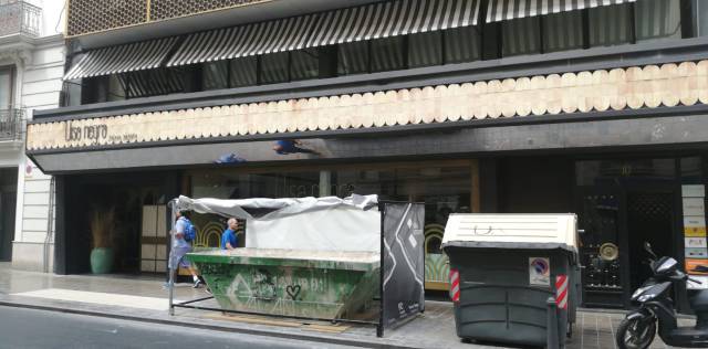 El chef Quique Dacosta arremete contra el alcalde de Valencia por un contenedor frente a su restaurante