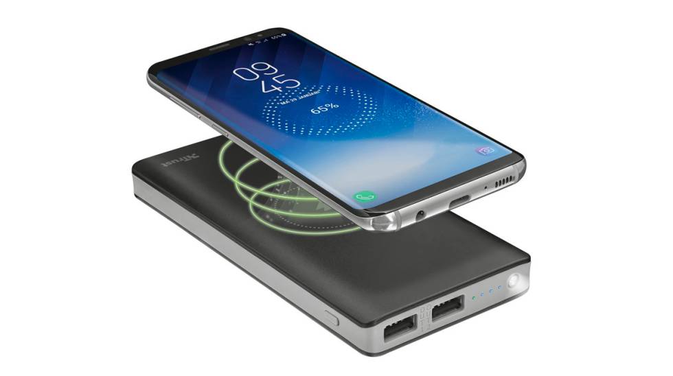 Comparativa | Probamos cuatro 'powerbanks' de carga inalámbrica para tu móvil