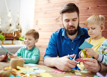 Diez manualidades para hacer con tus hijos este verano
